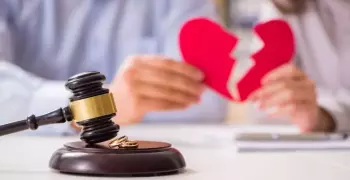 رجل يطلب إنهاء زواجه أمام محكمة الأسرة: «مراتي بتحب القطط أكتر مني»