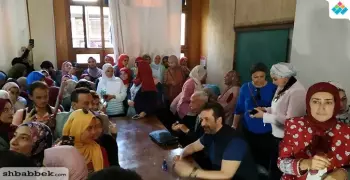 احتشاد طلاب «تطبيقية حلوان» لحضور ندوة الفنان كريم عبد العزيز