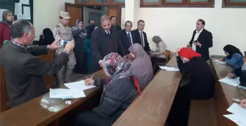 صور| رئيس جامعة الأزهر يتفقد لجان امتحانات دراسات إسلامية بنات بالمنصورة