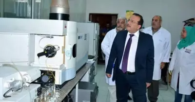 رئيس جامعة طنطا يتفقد المعمل المركزي