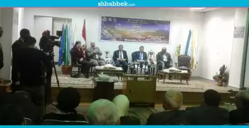 عميد تجارة بنها للطلاب: بطلوا لامبالاة وقعاد على القهاوي