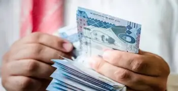 كم راتب معلم متقدم ومقدار العلاوة السنوية المعتمدة بالسعودية؟