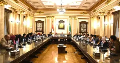 رئيس جامعة القاهرة يجتمع باتحاد الطلاب.. بماذا نصحهم؟