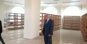 رئيس جامعة كفر الشيخ يتابع تجهيزات المكتبة المركزية