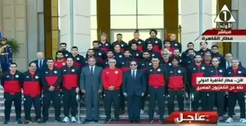 السيسي للاعبي المنتخب: «أحسنتم وشكرا لكم».. شاهد