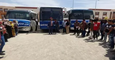 أتوبيسات لنقل العاملين بجامعة أسوان للمشاركة في الاستفتاء على التعديلات الدستورية