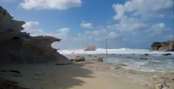 غلق الشواطئ المفتوحة في مطروح وتحذير للمصطافين