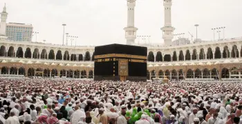 غرامة بالملايين.. عقوبة تنفيذ رحلات عمرة بدون ترخيص بالقانون