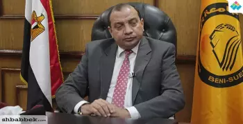 رئيس جامعة بني سويف يناقش آخر استعدادات البطولة العربية للمبارزين الجامعيين