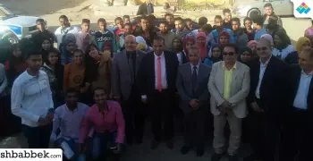 صور| حشد طلاب وأساتذة بجامعة أسوان لتحرير توكيلات ترشيح «السيسي»