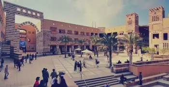 اتحاد طلاب الجامعة الأمريكية يتضامن مع عمال النظافة المعتصمين