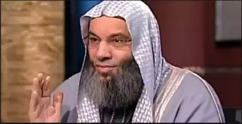 ابن الشيخ محمد حسان يكشف حقيقة خبر وفاة والده