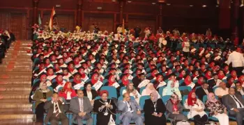 رئيس جامعة طنطا يشهد حفل تخرج كلية التربية