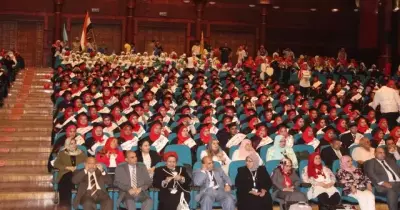 رئيس جامعة طنطا يشهد حفل تخرج كلية التربية