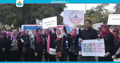صور| مسيرة لمناهضة التحرش بالمنصورة.. والمطر يمنع رئيس الجامعة من المشاركة