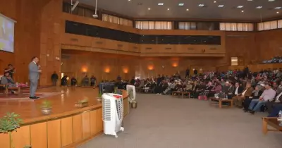 نائب رئيس جامعة أسيوط يدعو الطلاب للموافقة على التعديلات الدستورية