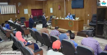 رئيس جامعة سوهاج يجتمع برؤساء اﻻتحادات الطلابية «صور»