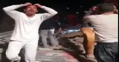 فيديو سقوط عمارة جسر السويس وآخر أخبار الحادث