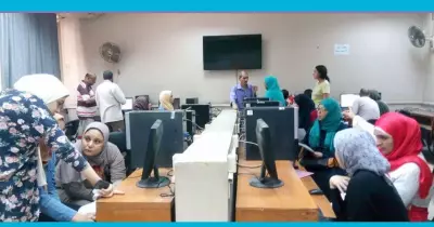 في أول أيام المرحلة الثانية.. 432 طالب سجلوا رغباتهم بمعامل «آداب عين شمس»