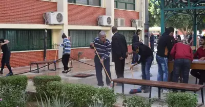 كلية علوم سوهاج تنظم يوما تطوعيا للطلاب والأساتذة