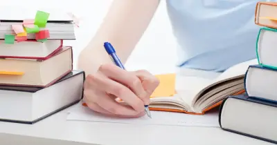 موعد امتحانات الصف الثاني الثانوي شهر أكتوبر 2025