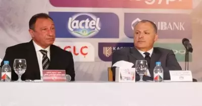 على عهدة هاني أبو ريدة.. منح الأندية المصرية مدة إضافية للقيد الإفريقي