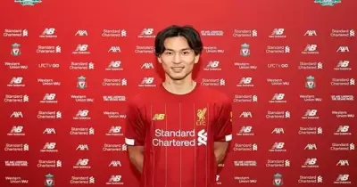 ليفربول يتعاقد مع خليفة محمد صلاح رسميا