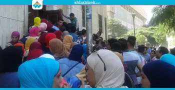 تزاحم طلاب جامعة القاهرة لحضور حفل آية عبدالله |صور