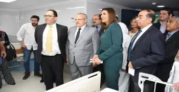 رئيس جامعة القاهرة يفتتح أعمال تطوير مستشفى أبو الريش بالمنيرة «صور»