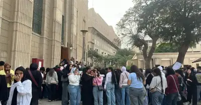 منع طلاب كلية تجارة جامعة القاهرة من الامتحانات لعدم سداد المصروفات.. القصة كاملة