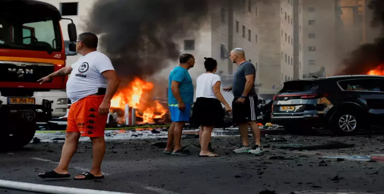  ماذا يحدث في إسرائيل الآن؟.. قتلى وجرحى وأسرى على يد المقاومة الفلسطينية 