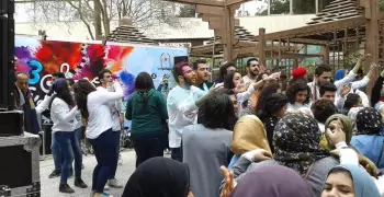 طلاب كليات الفنون يرقصون على أغاني شعبي بمهرجان الزمالك