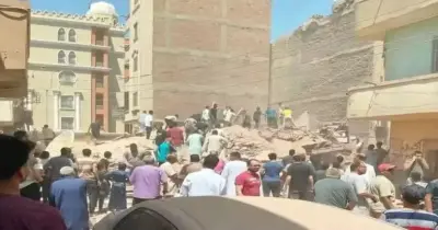 تفاصيل انهيار عقار مكون من 4 طوابق بالمنيا والبحث عن الضحايا
