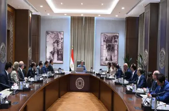 اجتماع لرئيس الوزراء اليوم يحدد الموقف من تمديد قرار إغلاق المحلات