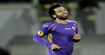 صور| محمد صلاح يحتفل بالانتقال لليفربول في الأهرامات