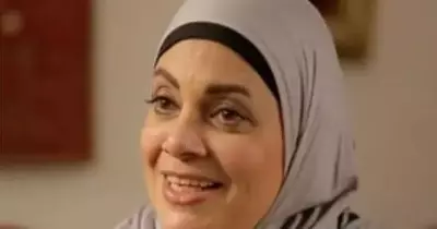 صورة الفنانة عفاف راشد بدون حجاب وتشبيهها بجينيفر لوبيز