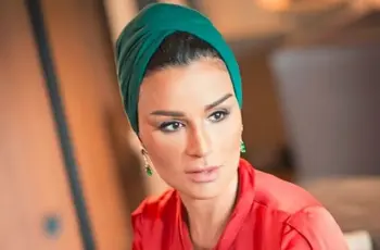 من هي الشيخة موزة زوجة حمد بن خليفة آل ثاني؟