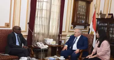 تعاون مشترك بين جامعة القاهرة وسفارة رواندا