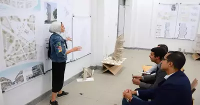 طلاب كلية الهندسة بالجامعة الألمانية ينتجون تصممات مبتكرة للأبراج السكنية بمدينة العلمين (صور)