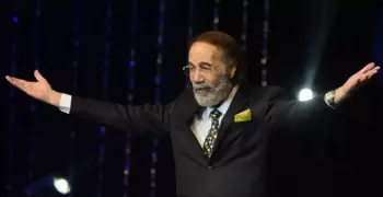 حقيقة وفاة محمود ياسين بعد تصريحات زوجته شهية