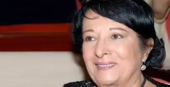 فيديو سميرة عبدالعزيز «مين حضرتك» وأول رد لها عليه