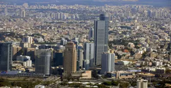 ماذا حدث في تل ابيب؟ حماس ترد على قصف إسرائيل المتواصل.. فيديو وصور