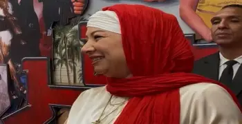 هل ارتدت انتصار الحجاب نهائيا؟.. الفنانة تكشف الحقيقة خلال عرض فيلم صقر وكناريا