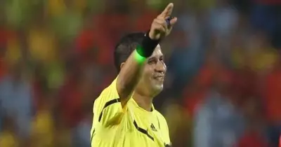 محمود عاشور حكما للقاء الزمالك وسموحة