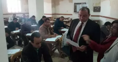 رئيس جامعة بني سويف يتفقد امتحانات التعليم المفتوح والمدمج