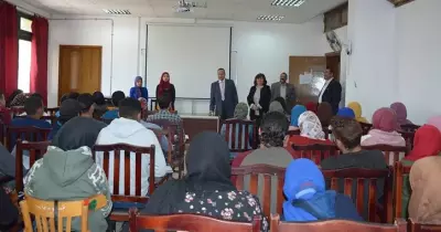 اتهامات لجامعة السويس بامتحان الطلاب مرتين لإجبارهم على التصويت في الاستفتاء