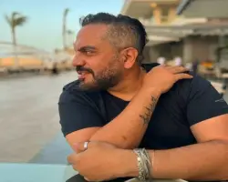 القبض على الشاعر وليد الغزالي بتهمة حيازة المخدرات.. 200 كيس آيس و60 كوكايين