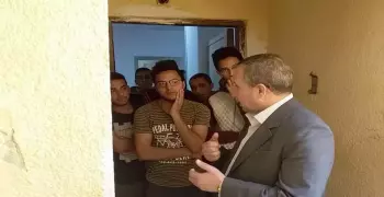 رئيس جامعة السويس في مدينة الطلاب لدعوتهم للمشاركة في الاستفتاء على التعديلات الدستورية