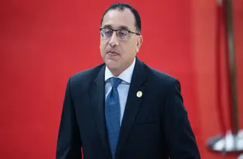 هل يطبق حظر التجوال في مصر مع مواعيد غلق المحلات الجديدة؟