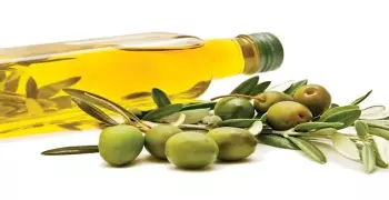 فوائد زيت الزيتون.. مهم لمرضى القلب والأوعية الدموية